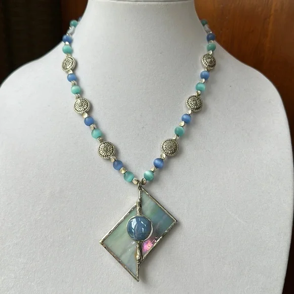 Unique Beaded & Glass Necklace - Picture 5 of 9